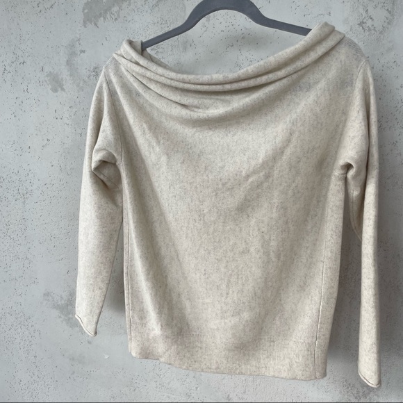 Club Monaco Cashmere Cowl sweater! Never Worn - Picture 3 of 11